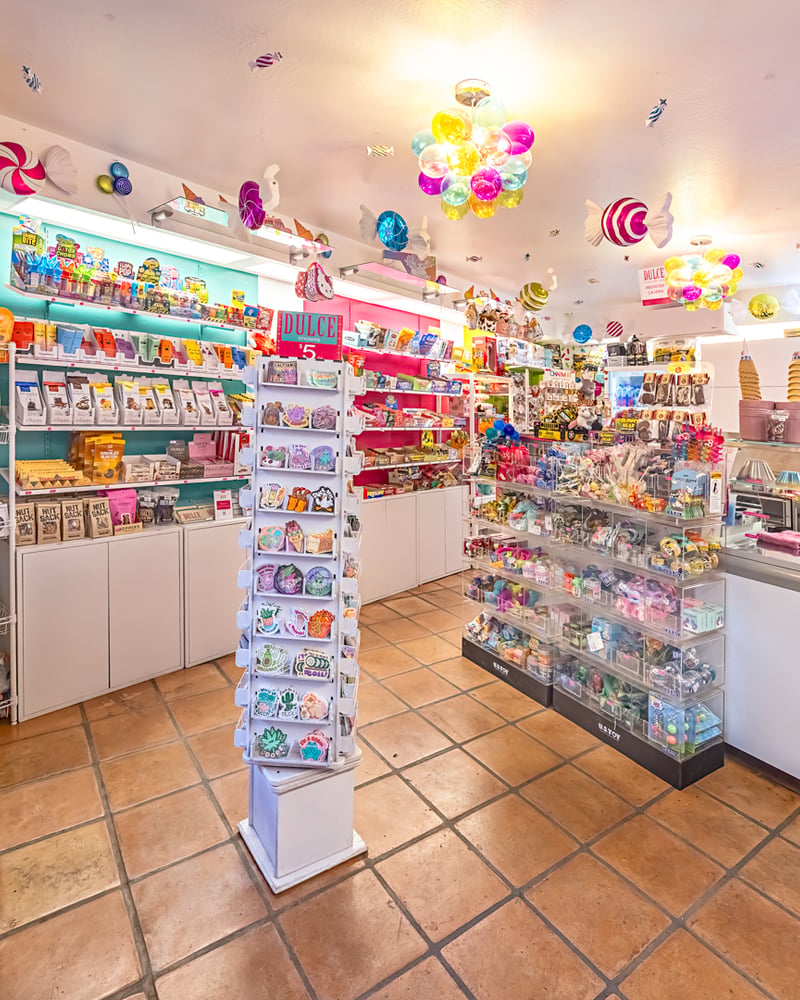 Dulce: Ice Cream, Churros, & Candies Interior