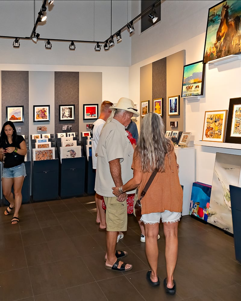 Carré d'Artistes Interior